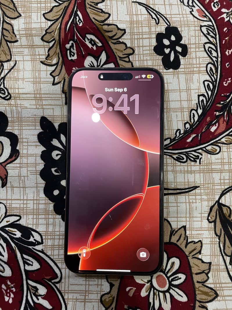 Apple iPhone 16 Pro Max 4