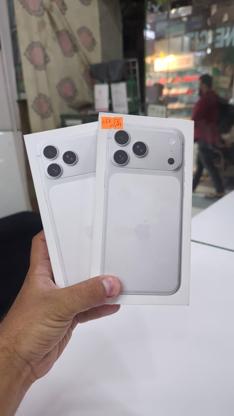 Apple iPhone 17 Pro Max 12
