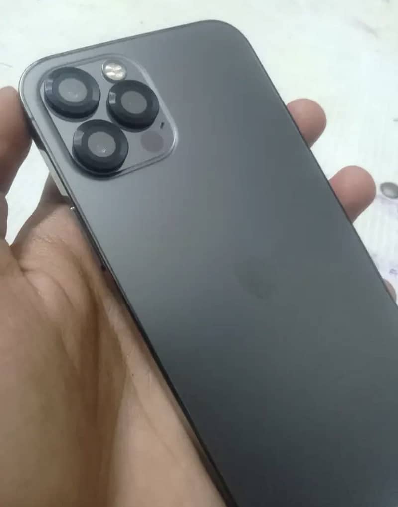 Apple iPhone 12 Pro 4