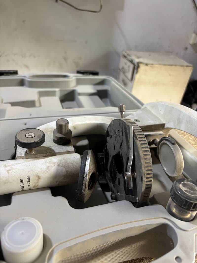 Microscope L101 3