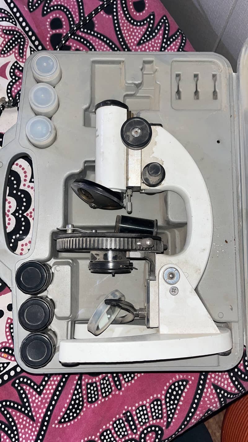 Microscope L101 5