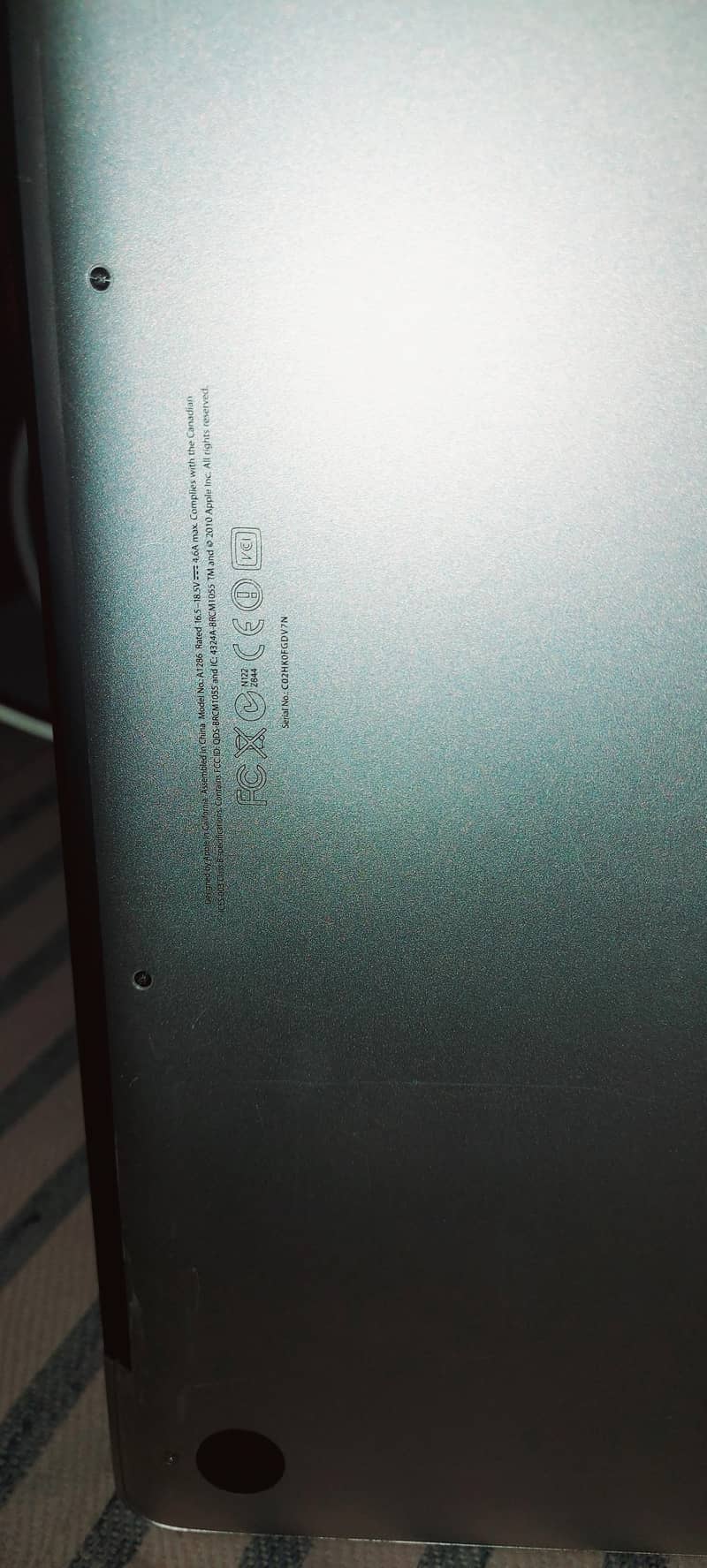 apple Macbook Pro 1