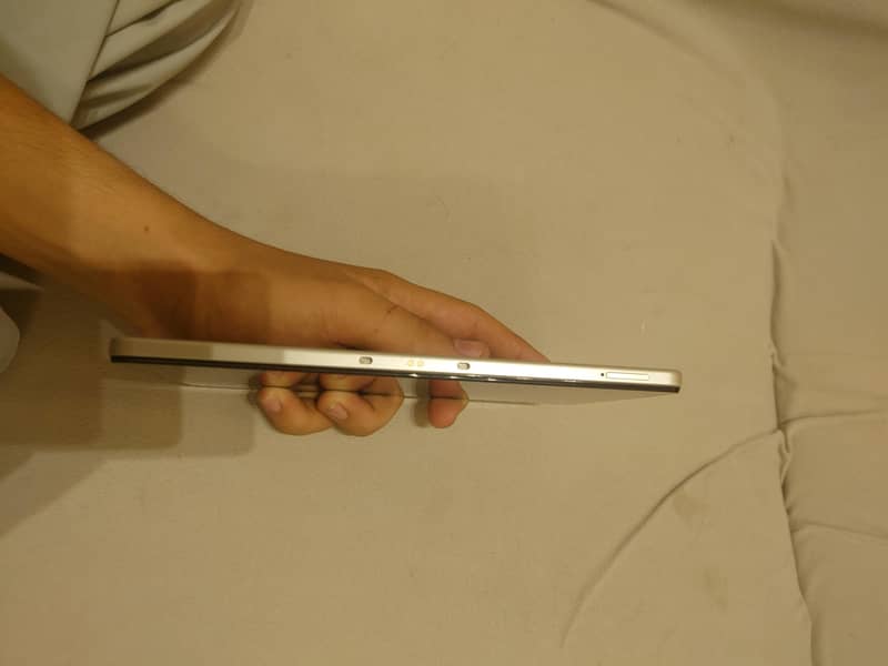 NTTdocmo d tab 4
