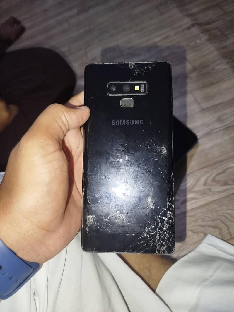 Samsung Mobile Note 8 1