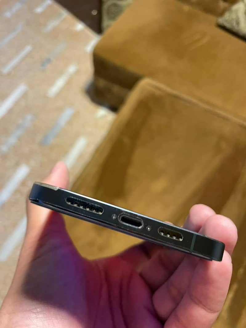 iphone 12 pro max 2