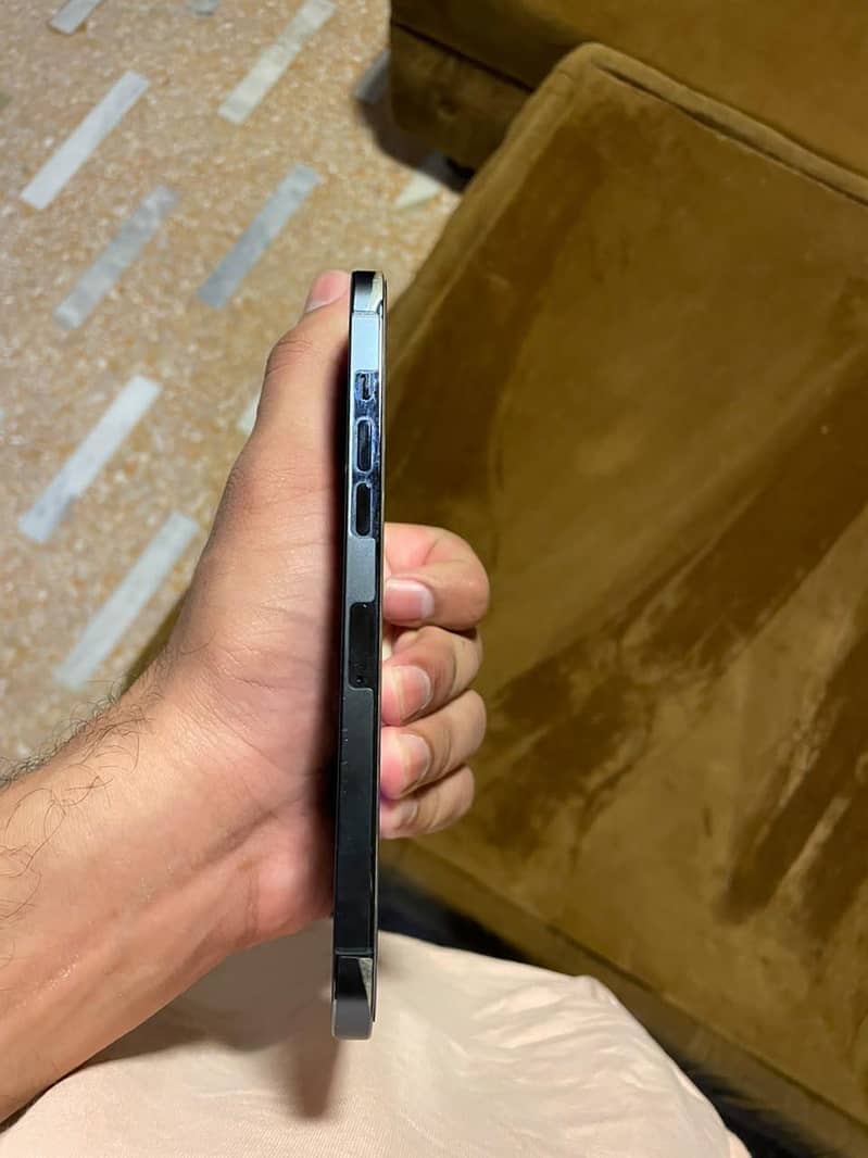 iphone 12 pro max 3