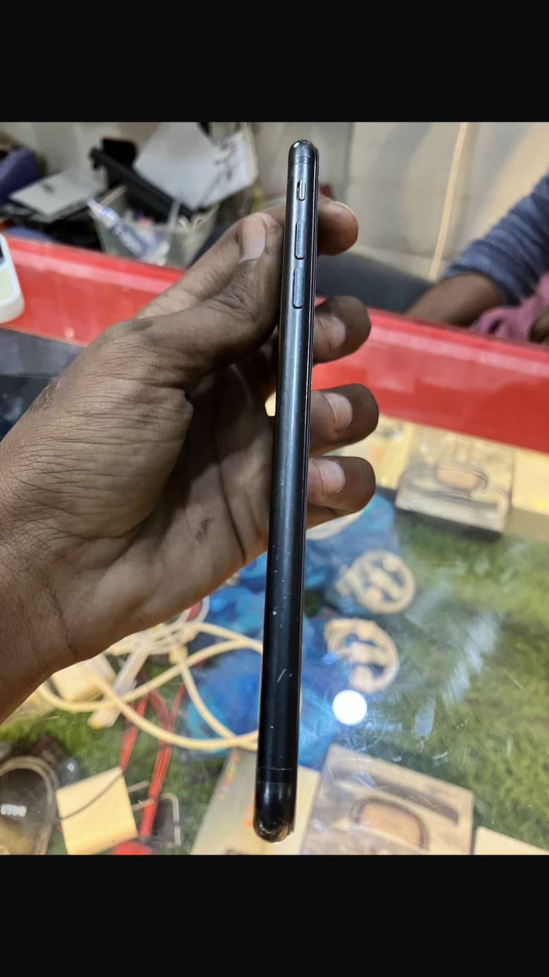 Apple iPhone 7 Plus 2