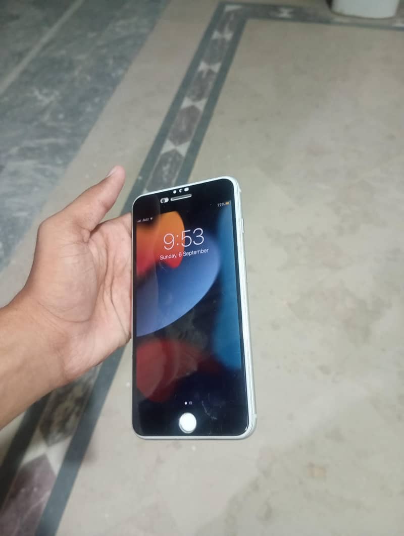 Apple iPhone 7 Plus 1
