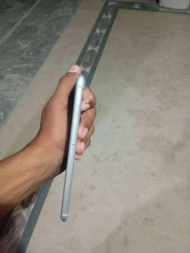 Apple iPhone 7 Plus 2