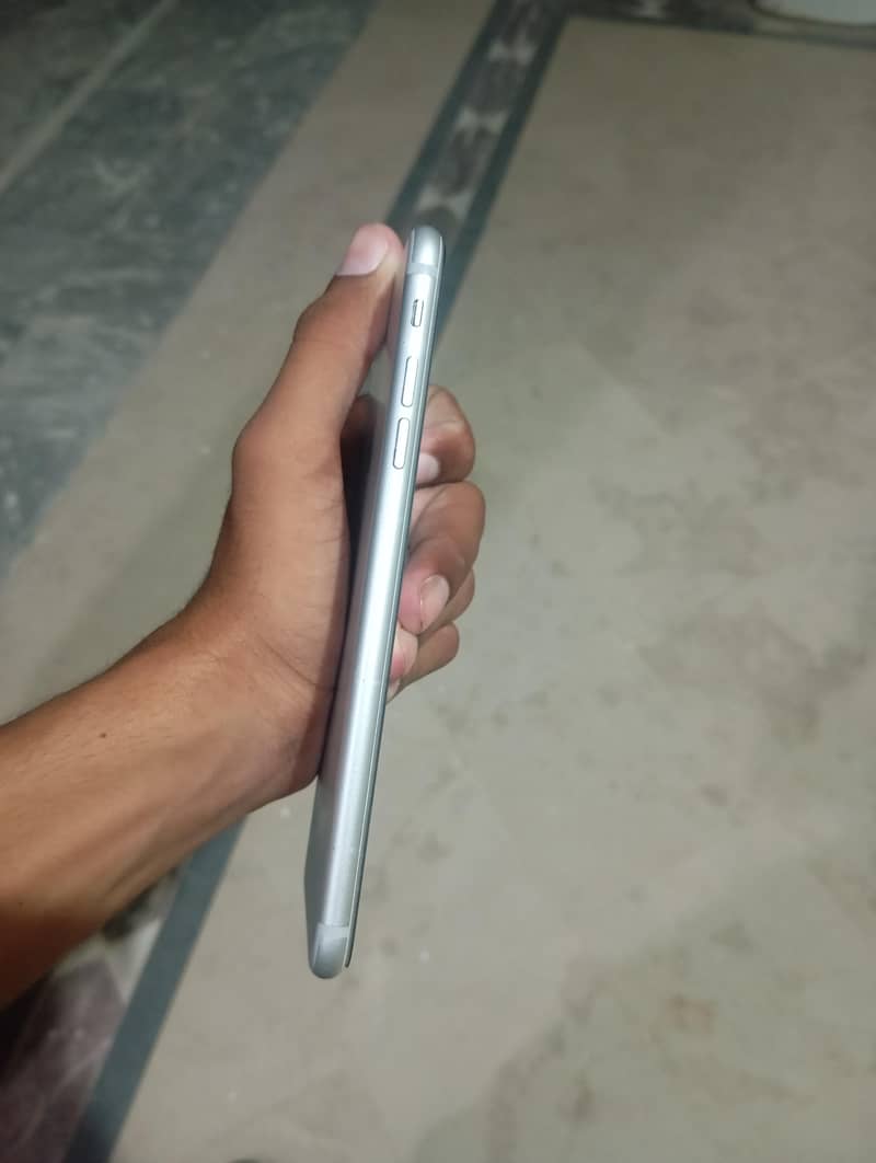 Apple iPhone 7 Plus 3