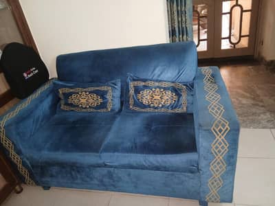 5 seater sofa with centre table