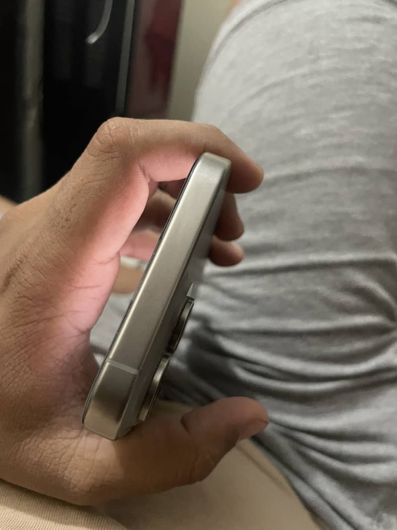 iPhone 15 Pro max 2