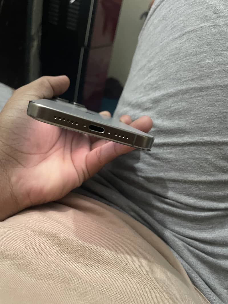 iPhone 15 Pro max 4