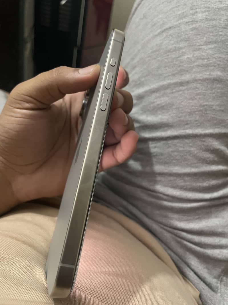 iPhone 15 Pro max 5