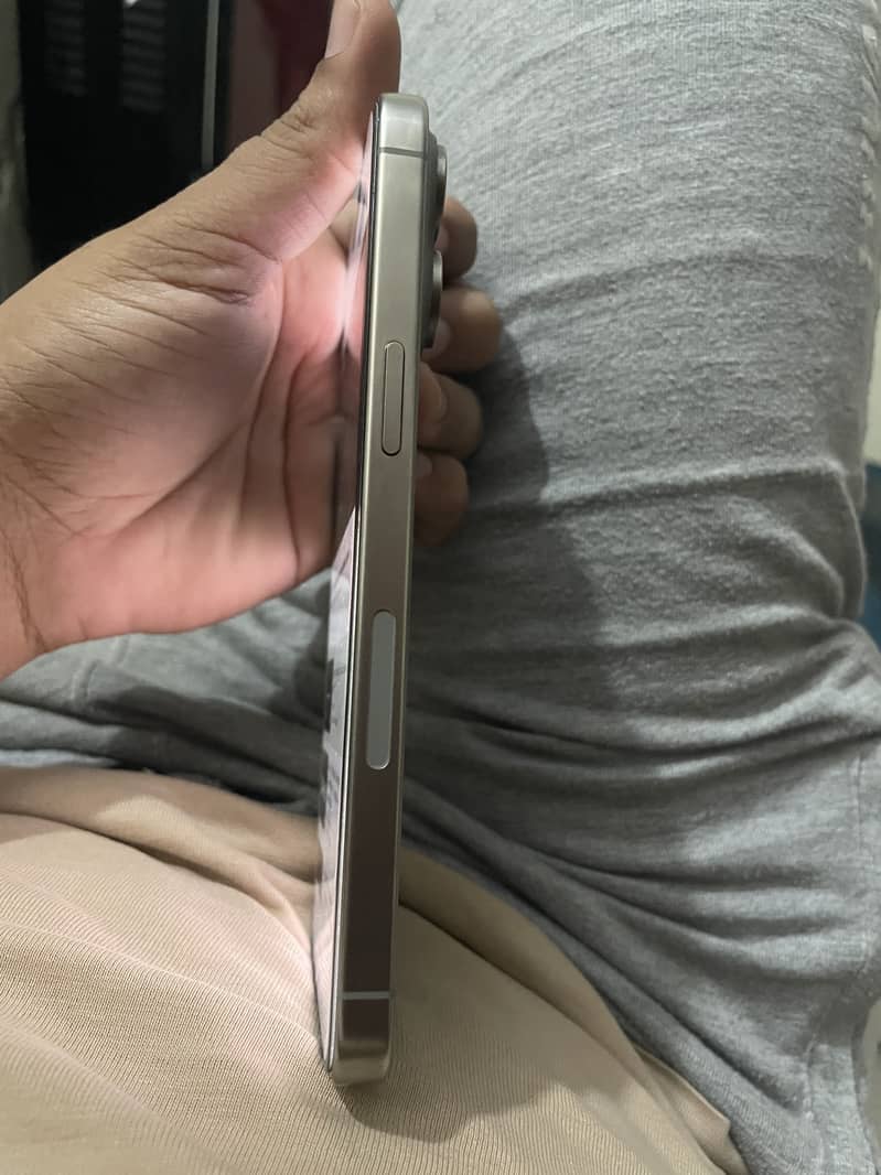 iPhone 15 Pro max 6
