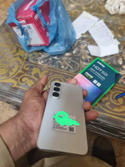 Infinix hot 60i 8 +256 gb