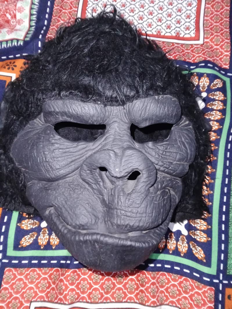 Gorilla mask 0