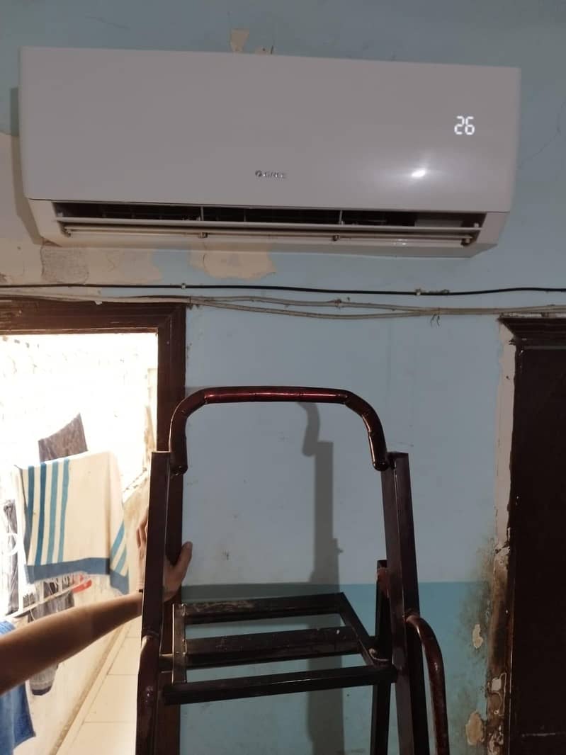 split Ac 4