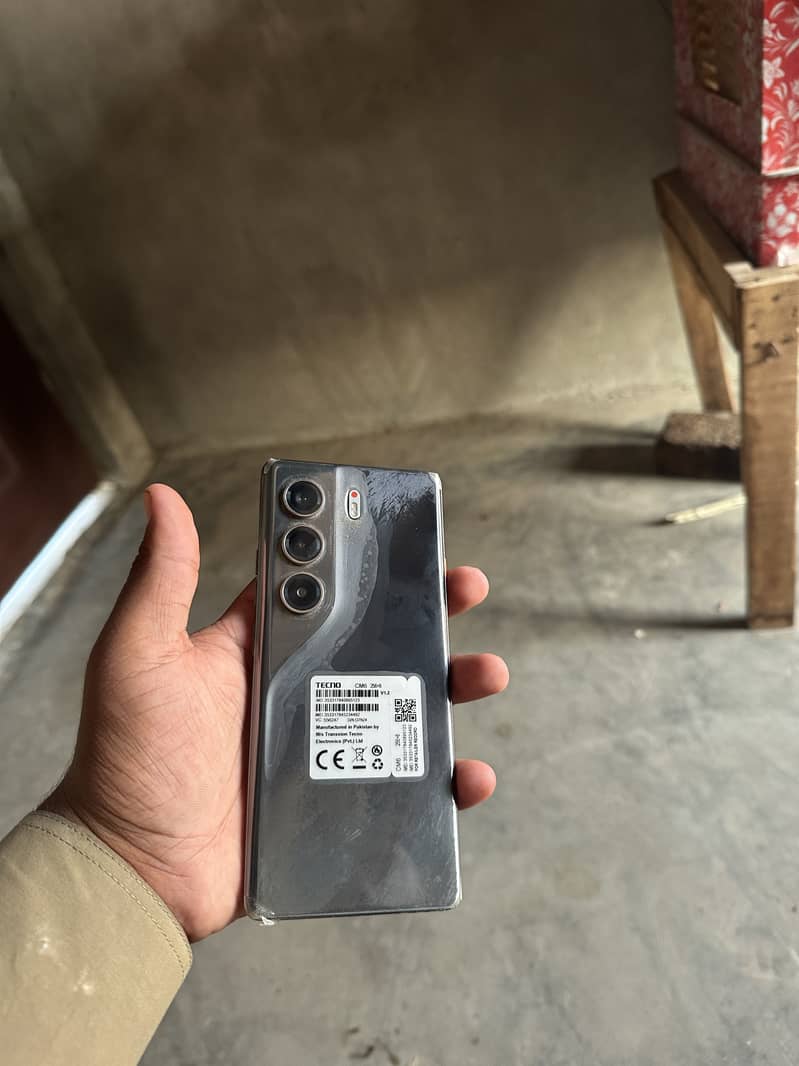 Tecno CAMON 40 Pro 0