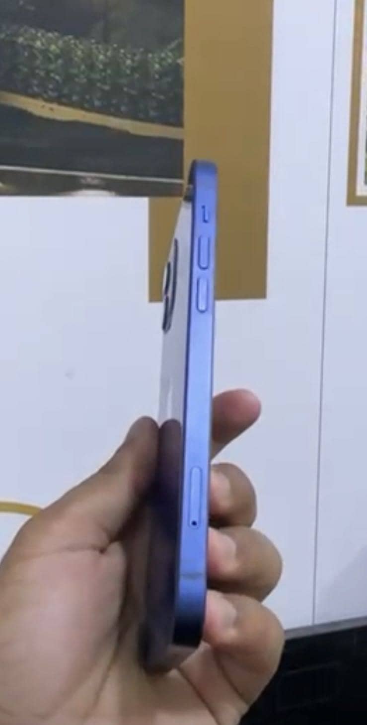 Apple iPhone 12 2