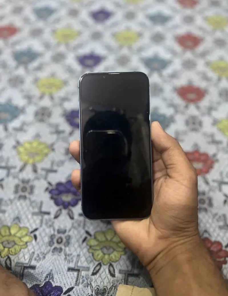 Apple iPhone 13 1