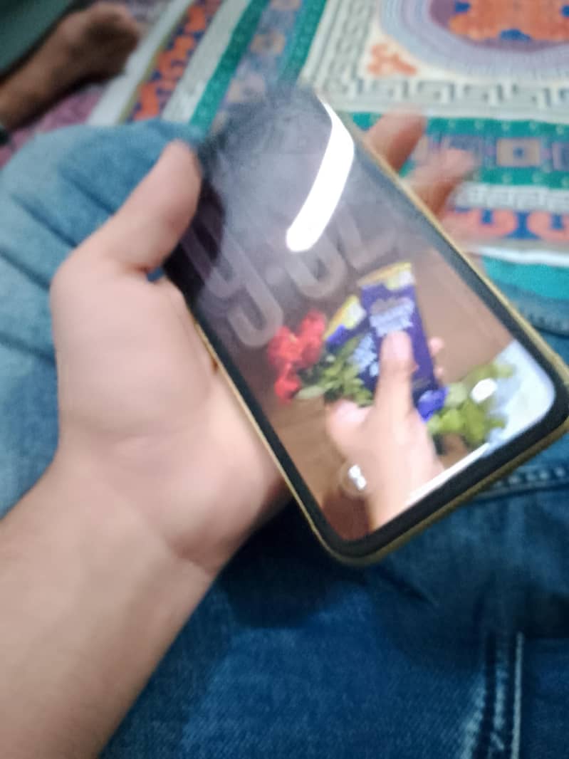 Apple iPhone 11 3