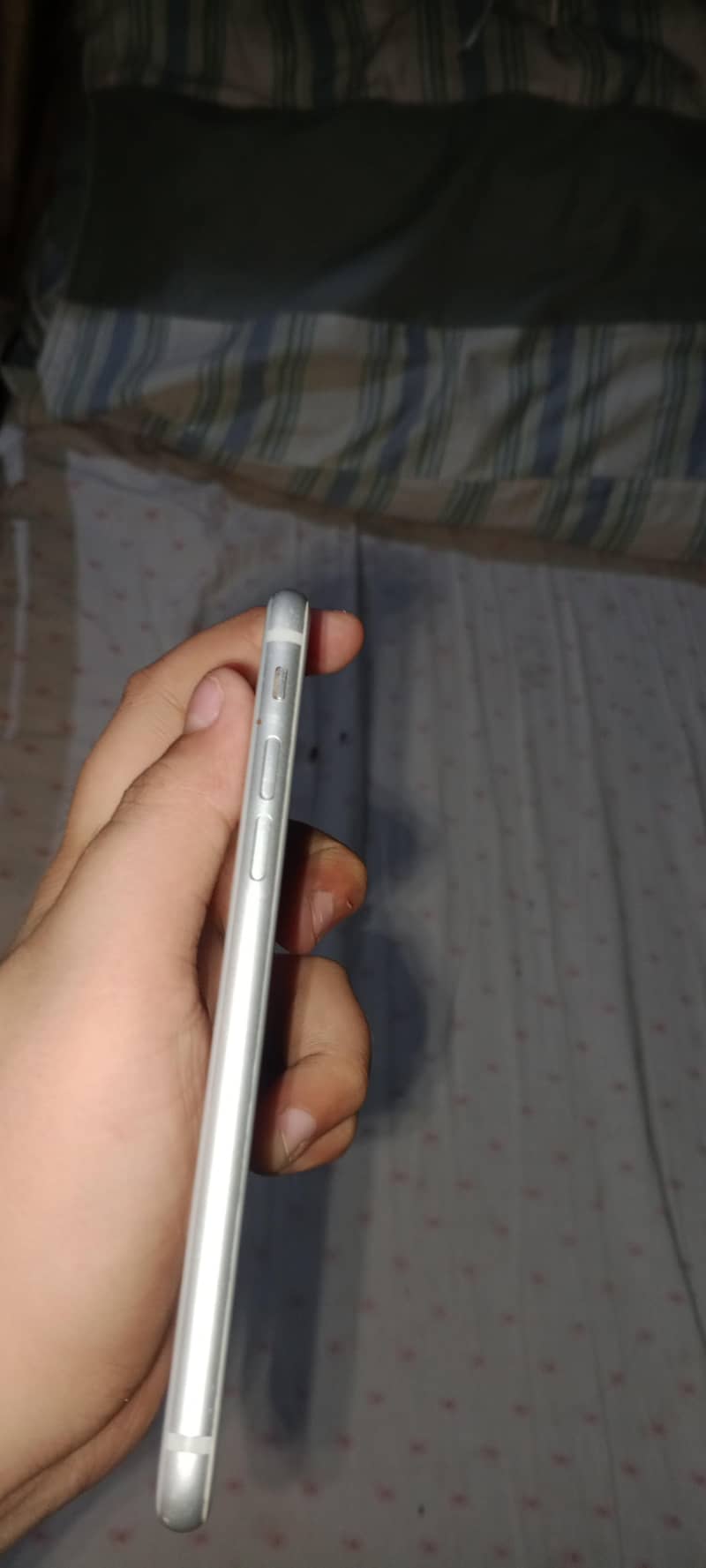 Apple iPhone 8 3