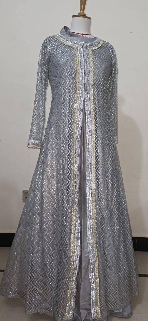 gray silver maxey 1