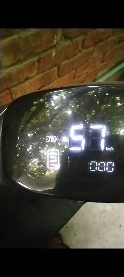 evee Scooty big size 10/9 A1 working condition. new ki tarha ha.