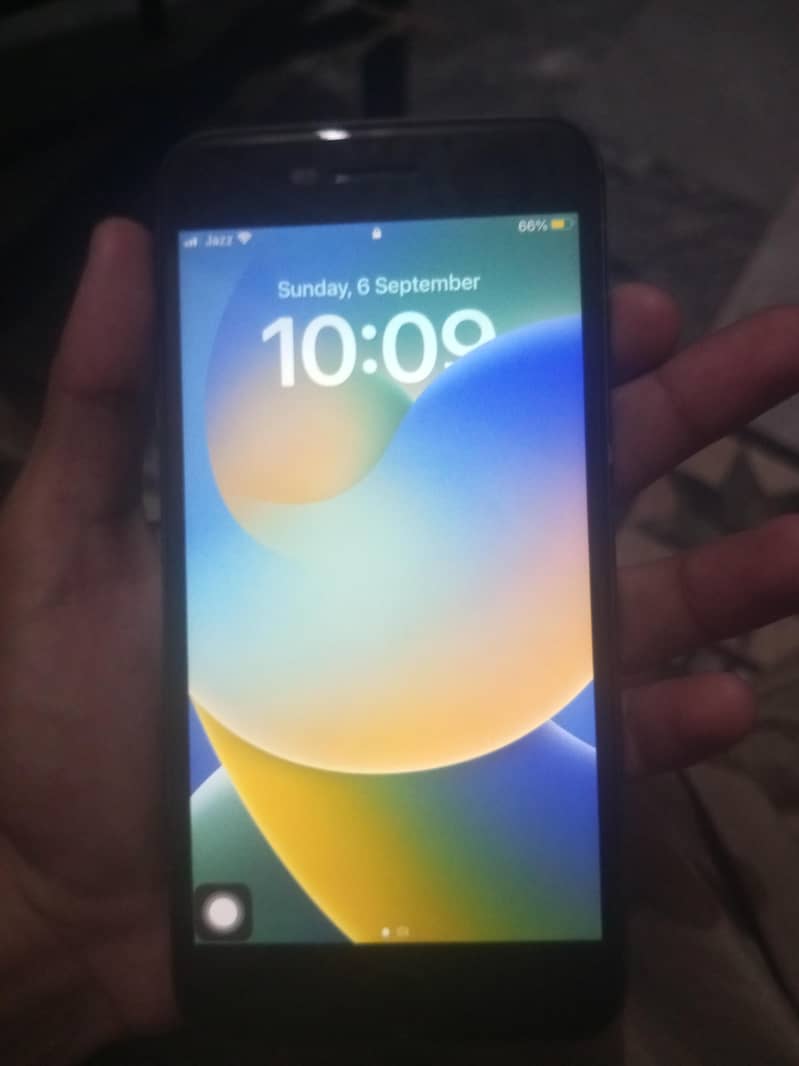 Apple iPhone 8 Plus 0