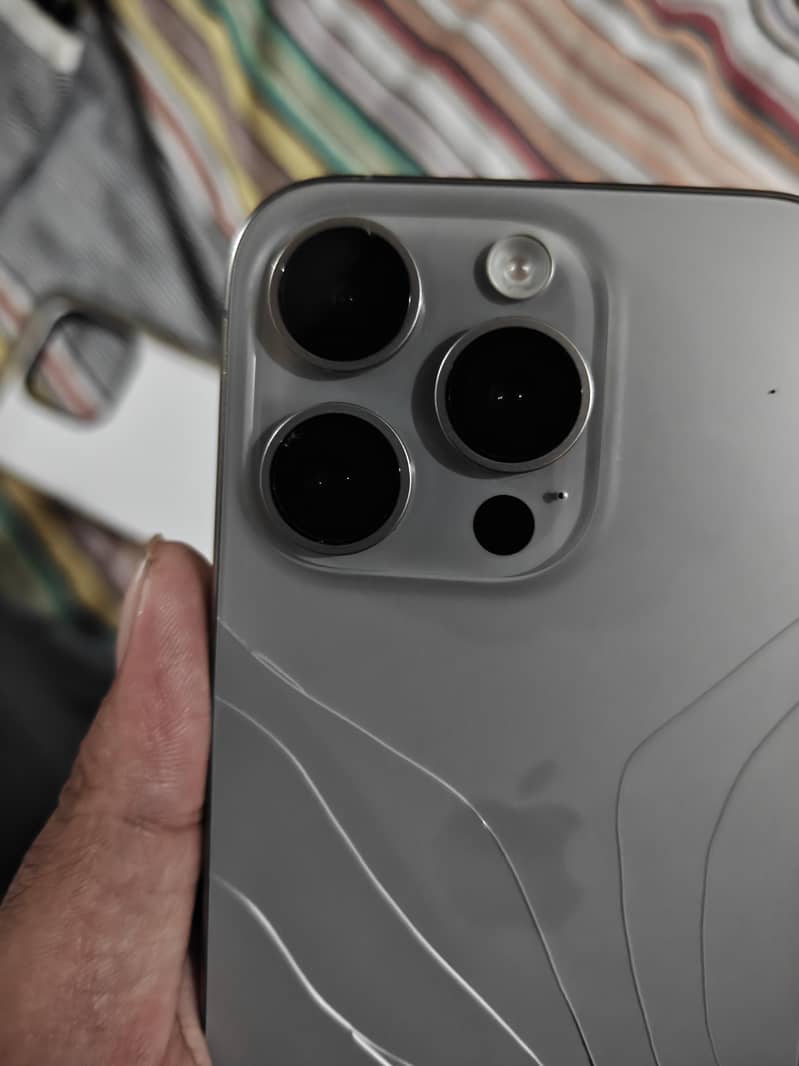 Apple iPhone 15 Pro 0