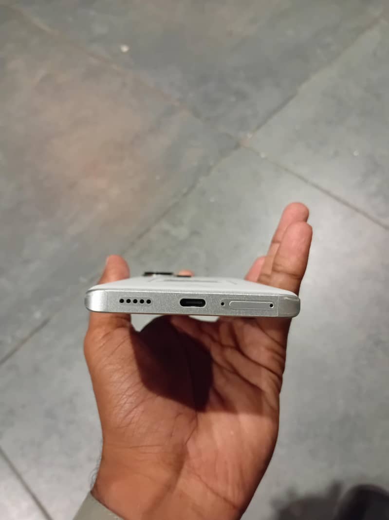 Xiaomi Redmi Note 13 Pro Plus 2