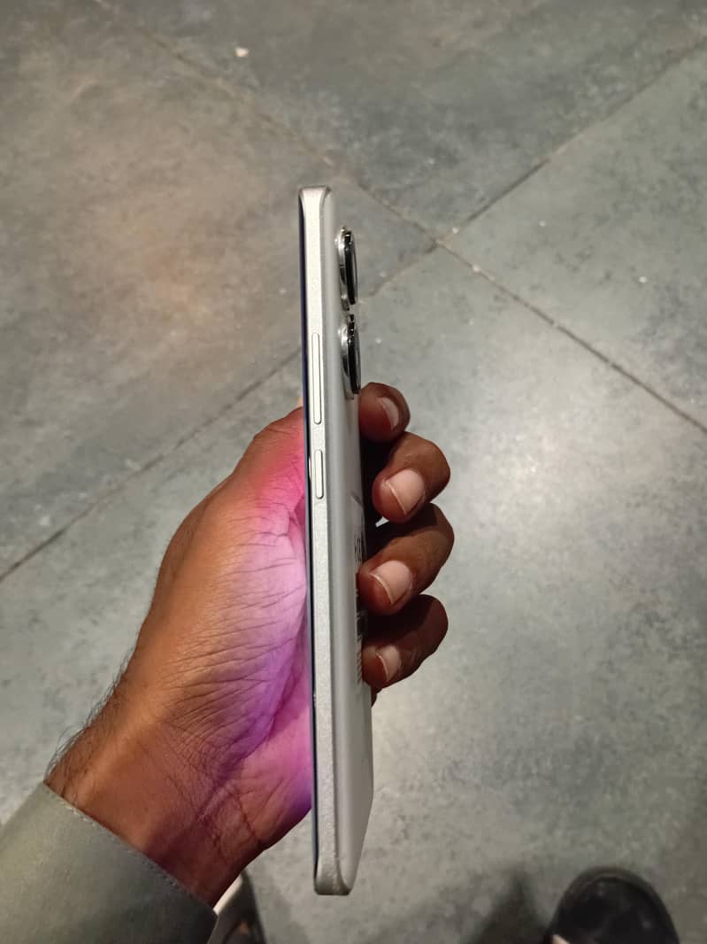 Xiaomi Redmi Note 13 Pro Plus 4