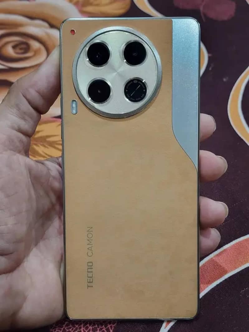 Tecno CAMON 30 1