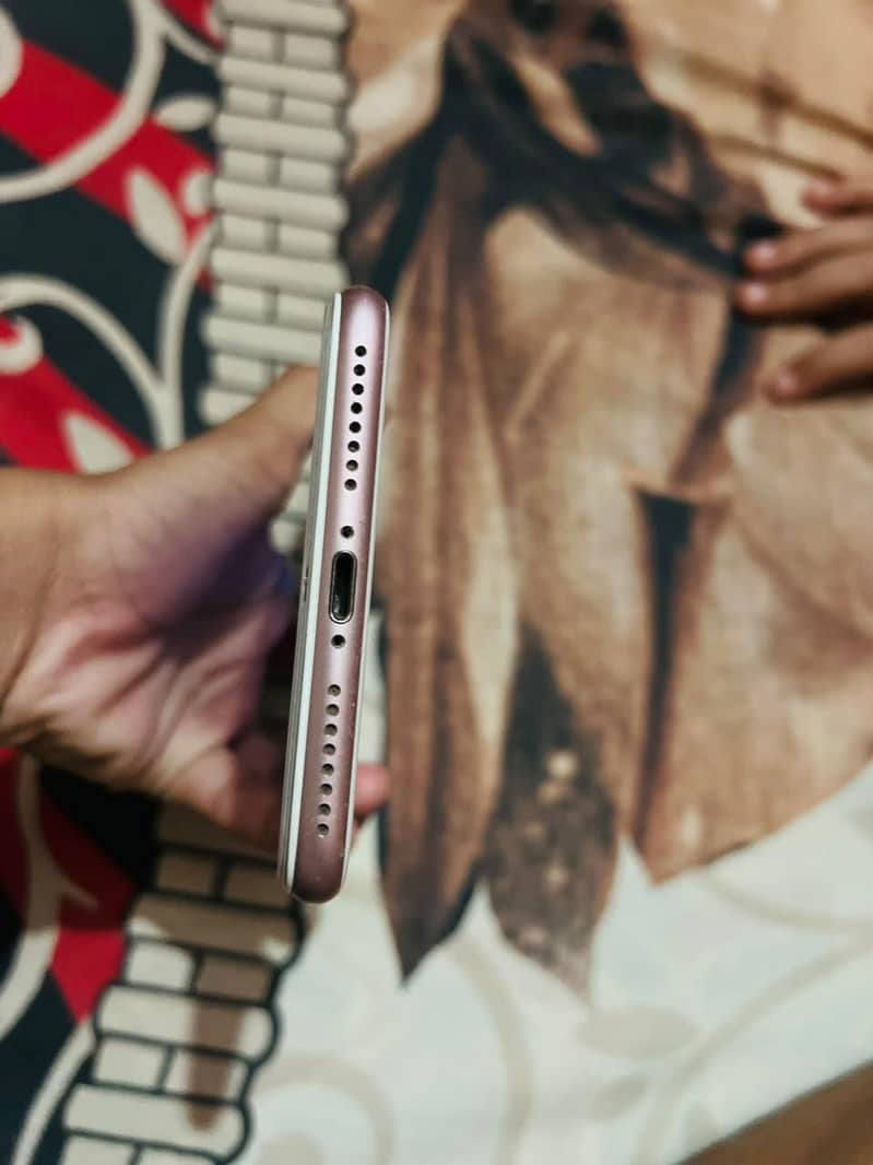 Apple iPhone 7 Plus 3