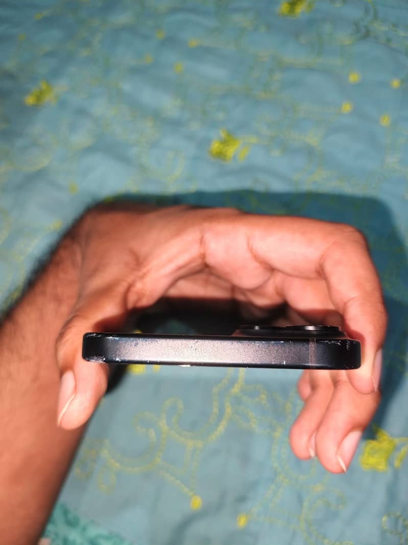Apple iPhone 15 plus 6