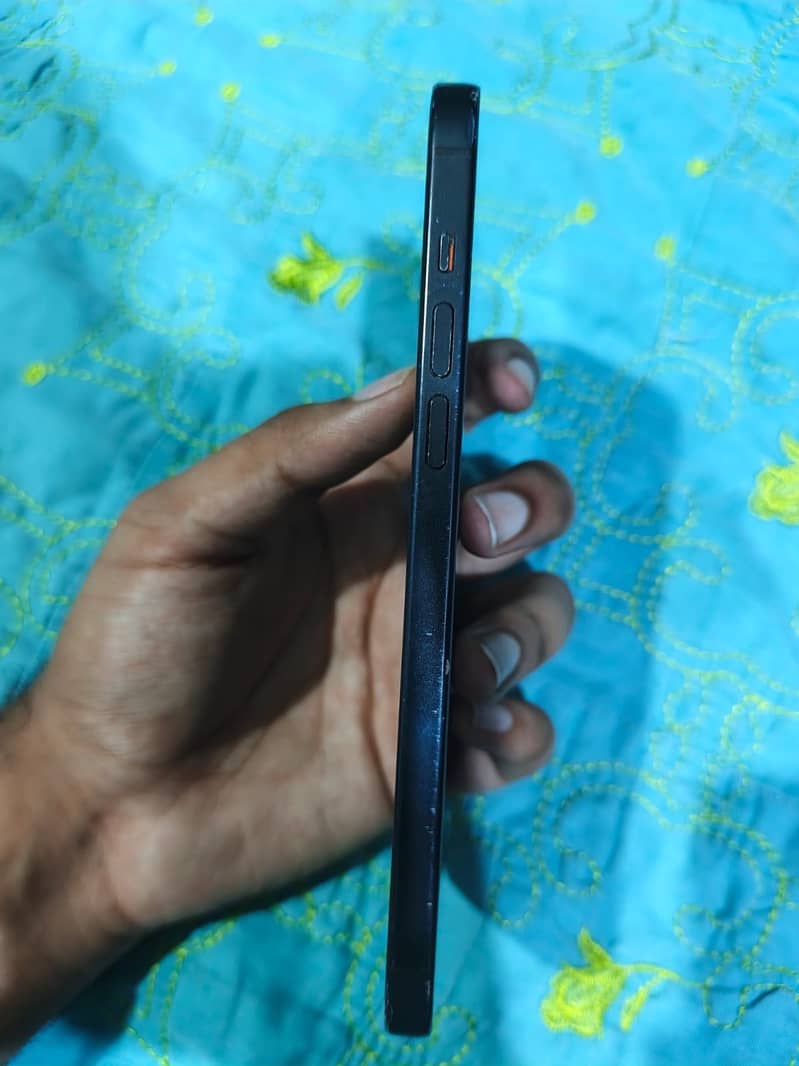 Apple iPhone 15 plus 10