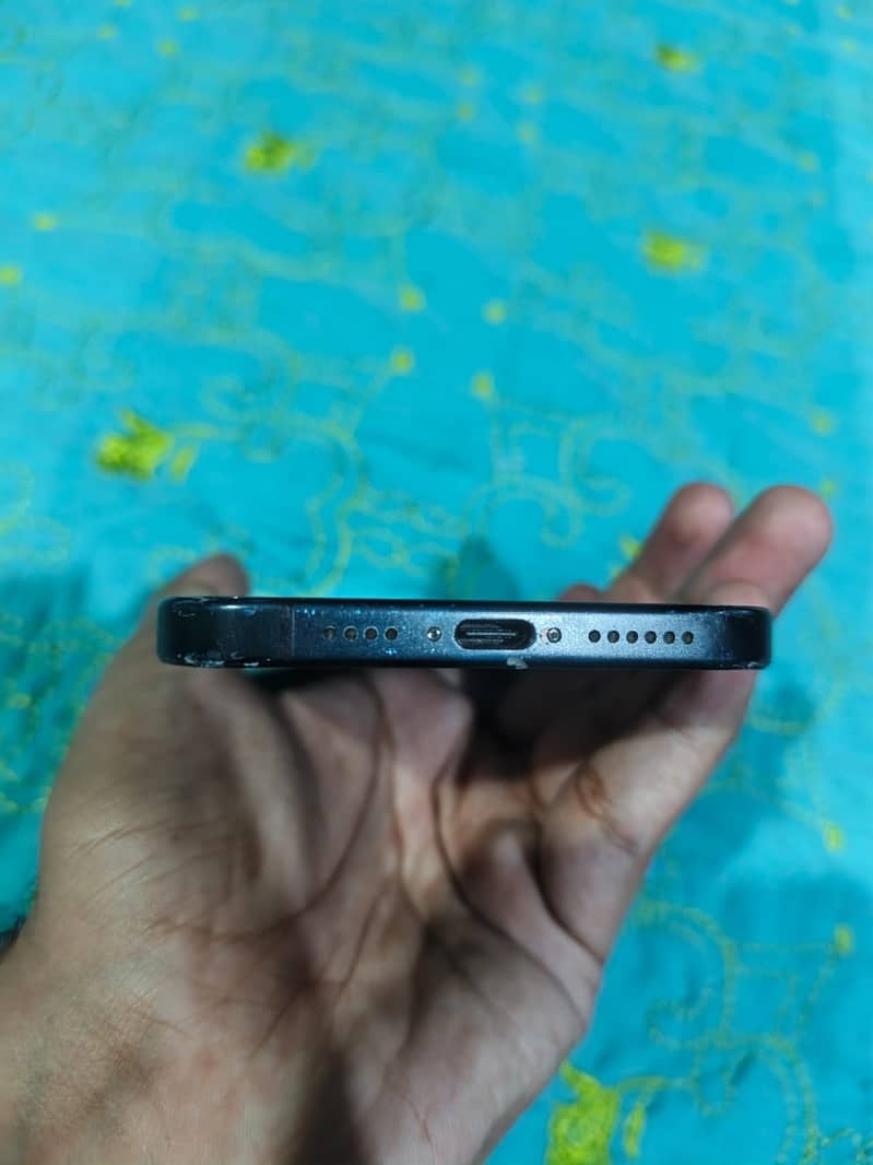 Apple iPhone 15 plus 11