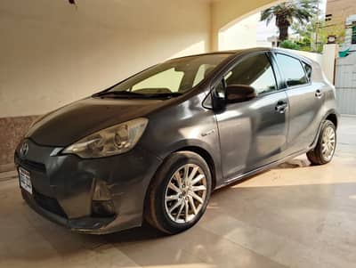 Toyota Aqua 2012 for Sale in Faisalabad Model: 2012