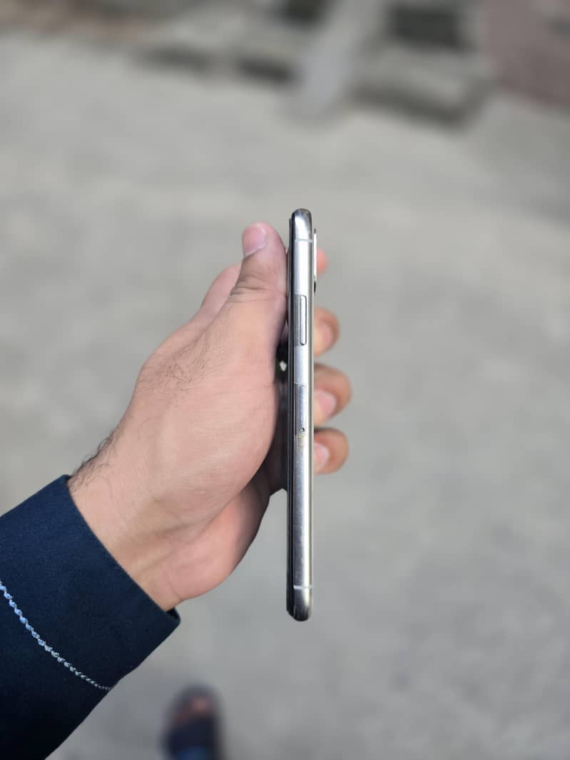 Apple iPhone X 2