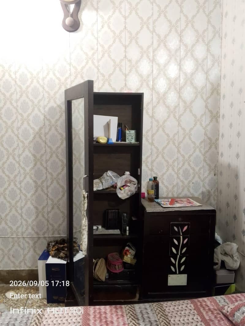 King sized bed + dressing table 5