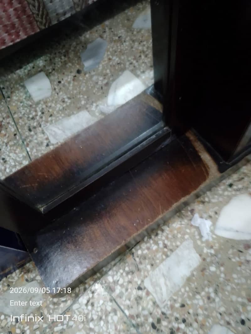King sized bed + dressing table 10