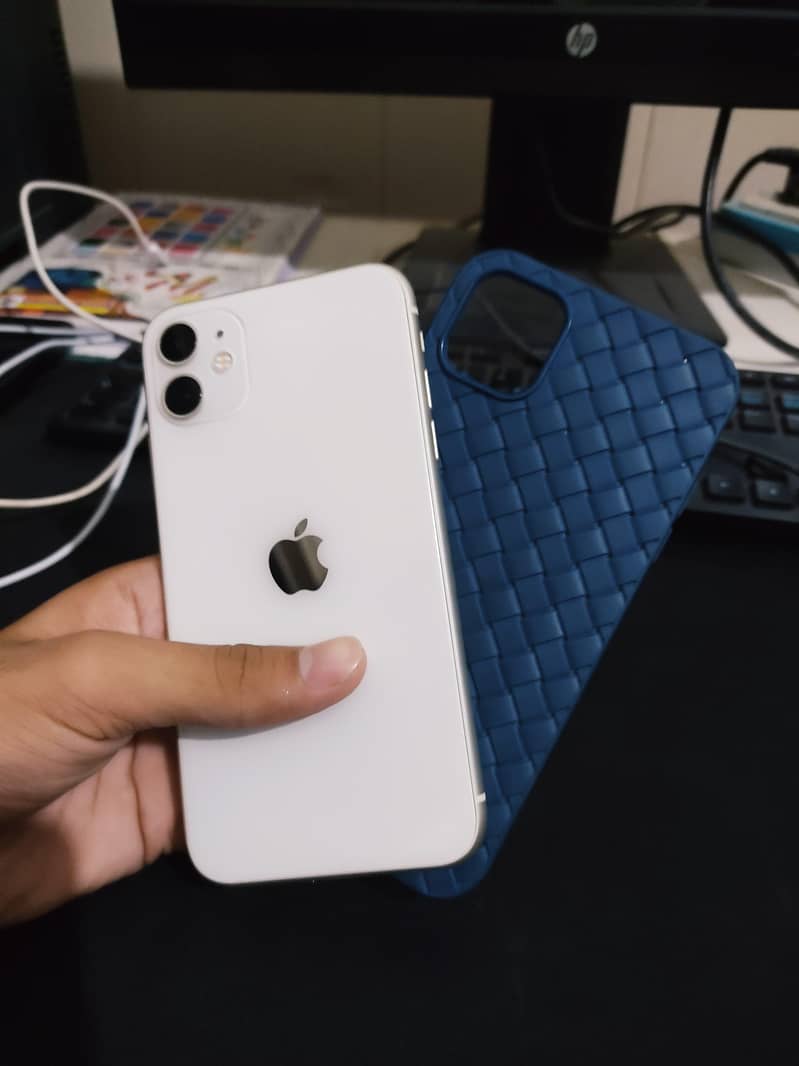 Apple iPhone 11 0