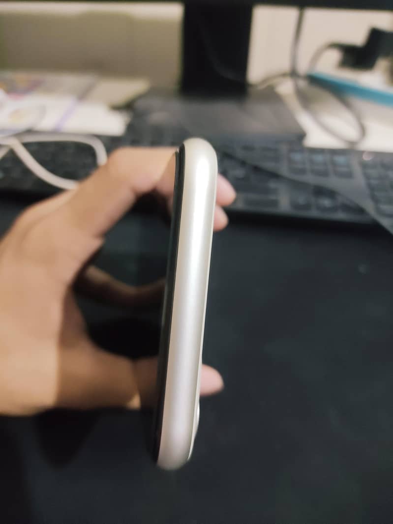 Apple iPhone 11 5