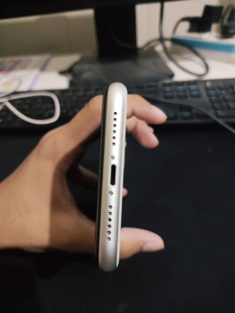 Apple iPhone 11 6