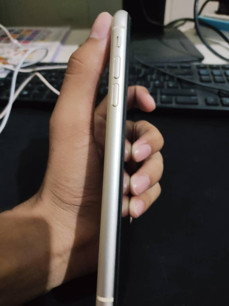 Apple iPhone 11 8