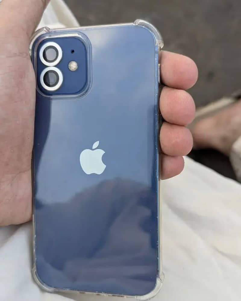 Apple iPhone 12 4