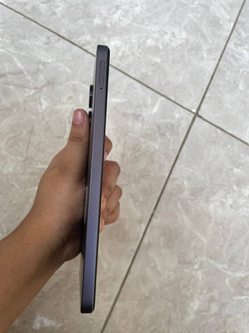 Realme Note 60 4
