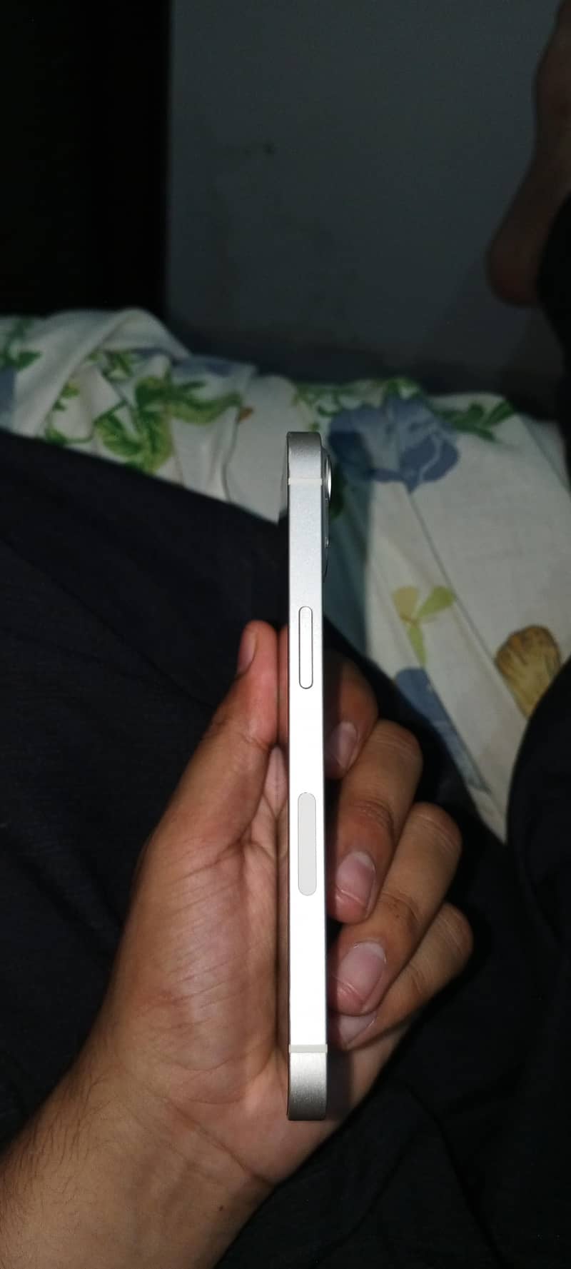Apple iPhone 13 0