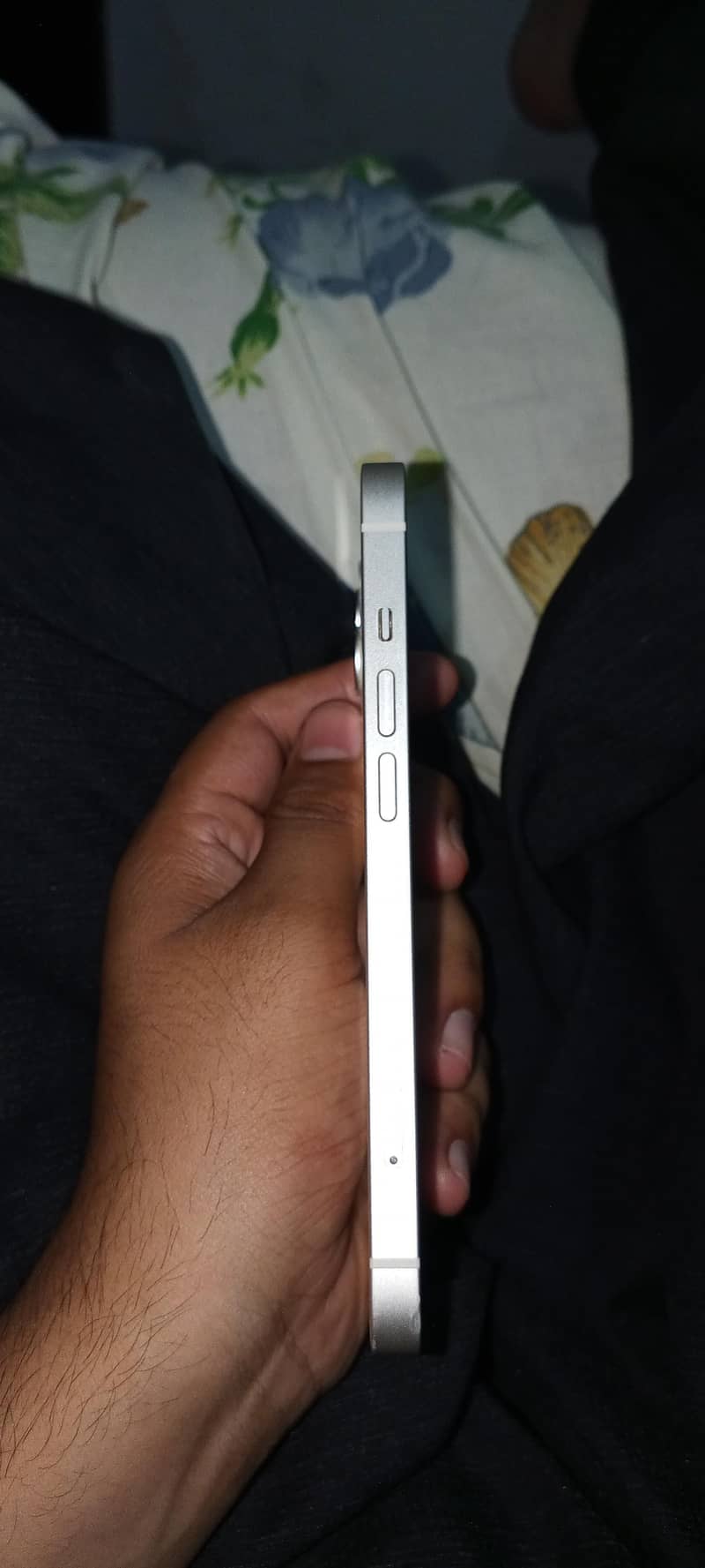 Apple iPhone 13 2
